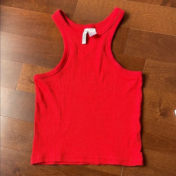 Red and White Ribbed Tank Tops - Picture 3 of 4